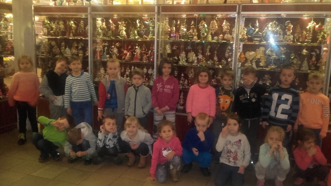 WYCIECZKA DO MUZEUM  BOMBKI CHOINKOWEJ   W NOWEJ DĘBIE