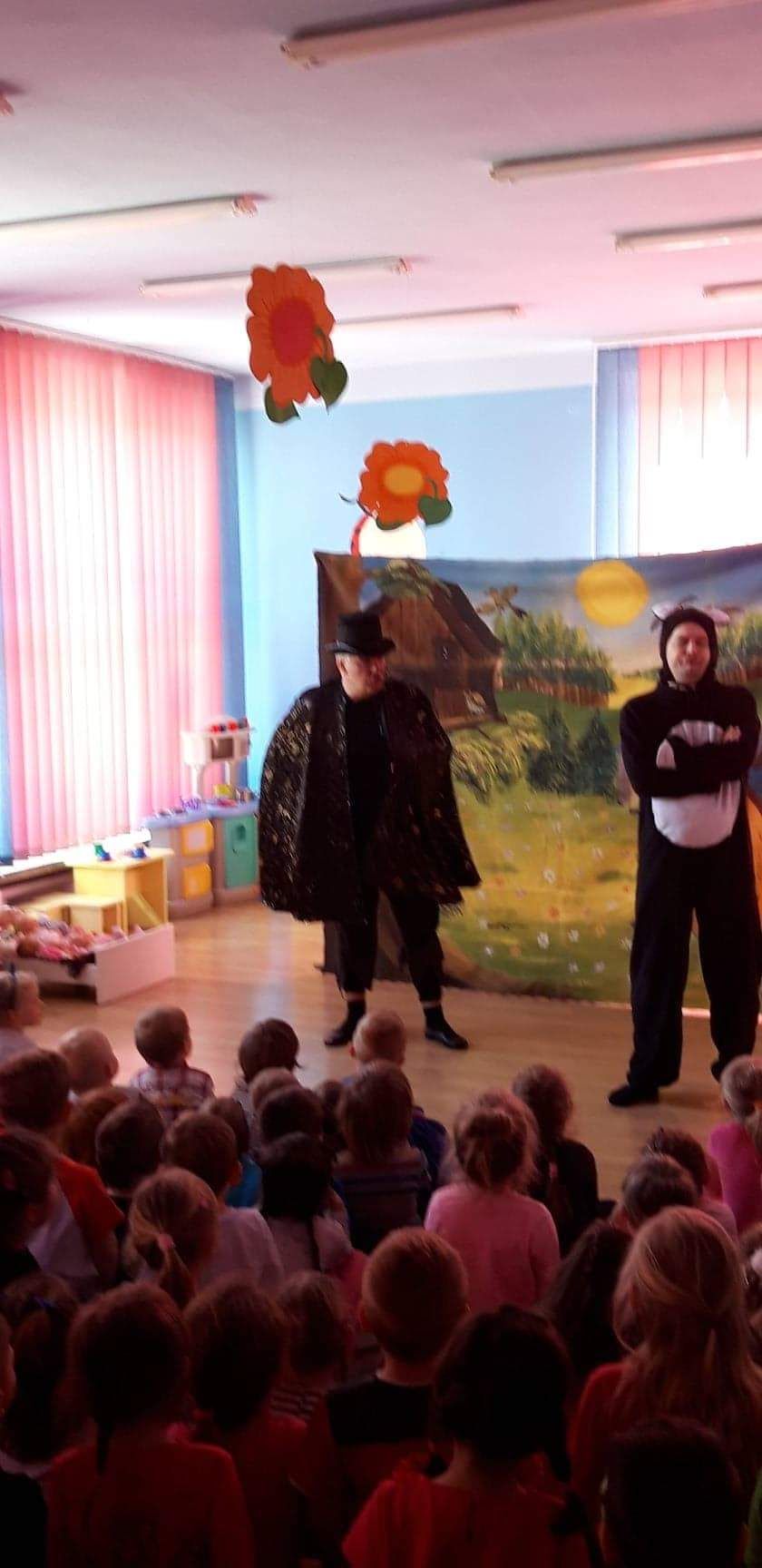 Teatrzyk „Leniwy Kiciuś”